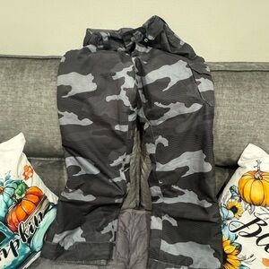 Under Armour Youth XL ski pants